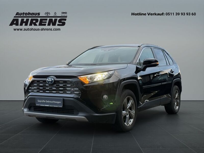 Tiefschwarz mica metallic (metallic) Gebraucht 2020 Toyota RAV4 Hybrid Team SUV | 34.290 € (Fairer Preis) - Bild 1/4