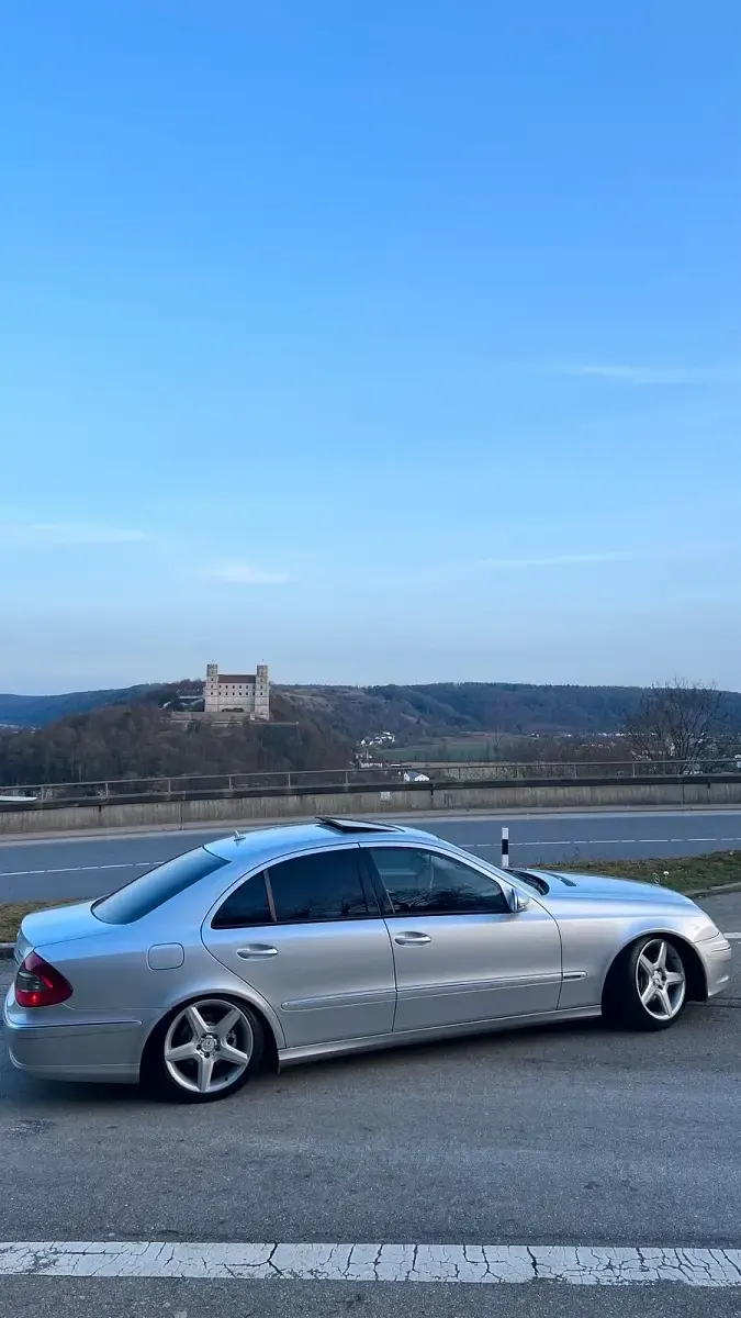 Second-hand Mercedes E300 211 CP (155 kW) 2008 Argintiu Berlinǎ