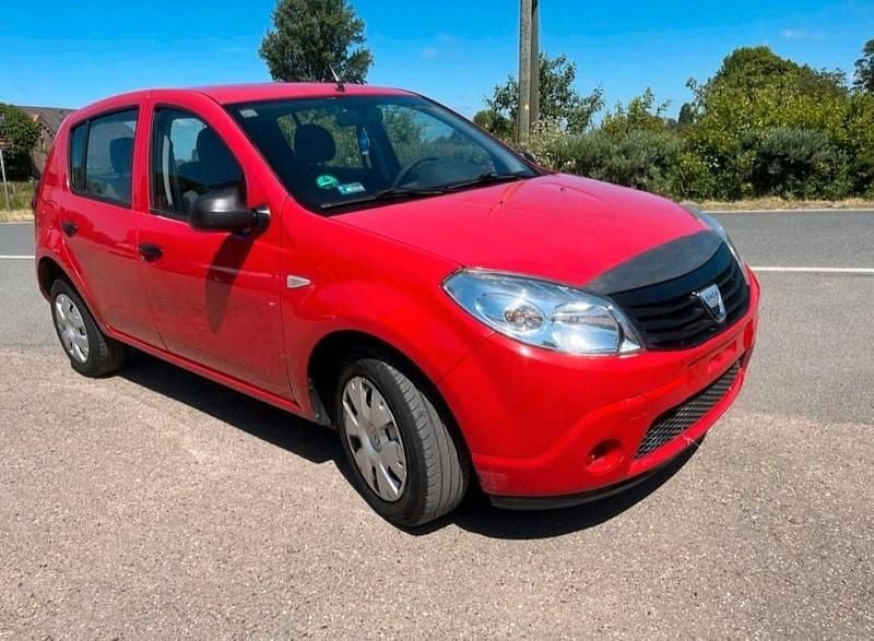 Rot Gebraucht 2006 Dacia Sandero Kleinwagen | 1.600 € - Bild 1/4