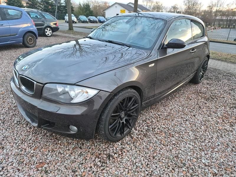 Braun Gebraucht 2007 BMW 118 Kleinwagen | 1.800 € (Guter Preis) - Bild 1/4