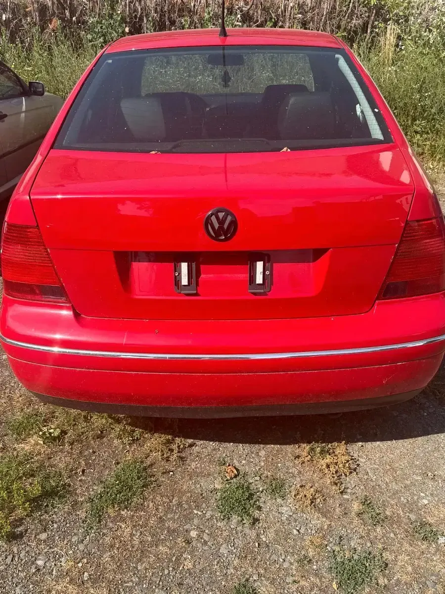 Gebraucht VW Bora Highline 116 PS (85 kW) 2003 Rot Limousine