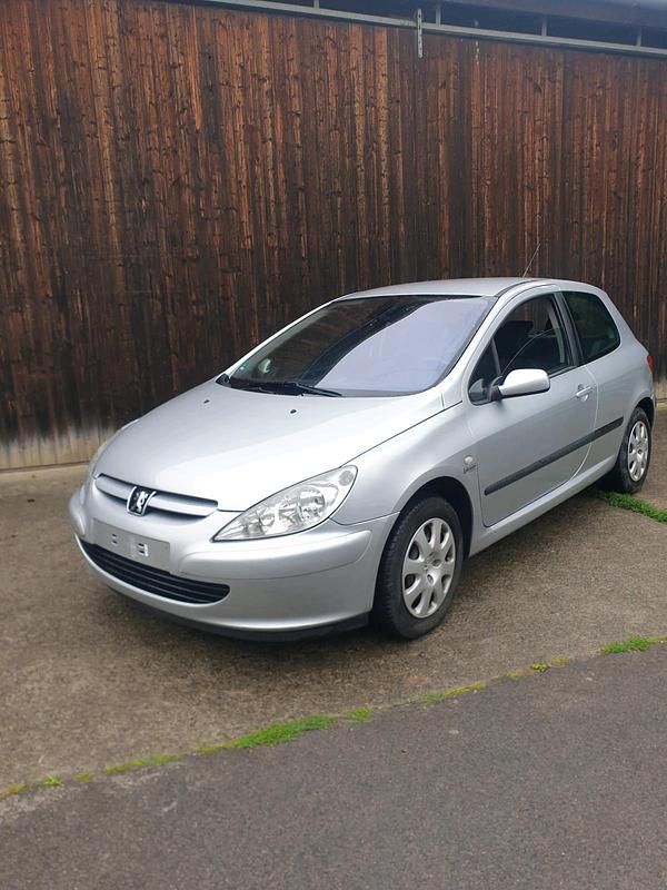Silber Gebraucht 2002 Peugeot 307 Kleinwagen | 1.500 € (Fairer Preis) - Bild 1/4