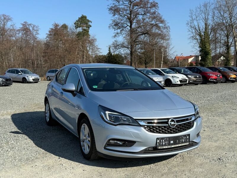 Silber Gebraucht 2016 Opel Astra Innovation Limousine | 14.399 € (Fairer Preis) - Bild 1/4