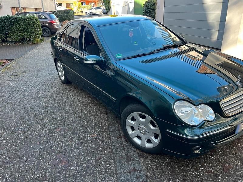 Gebraucht Mercedes C200 122 PS (89 kW) 2005 Grün Limousine