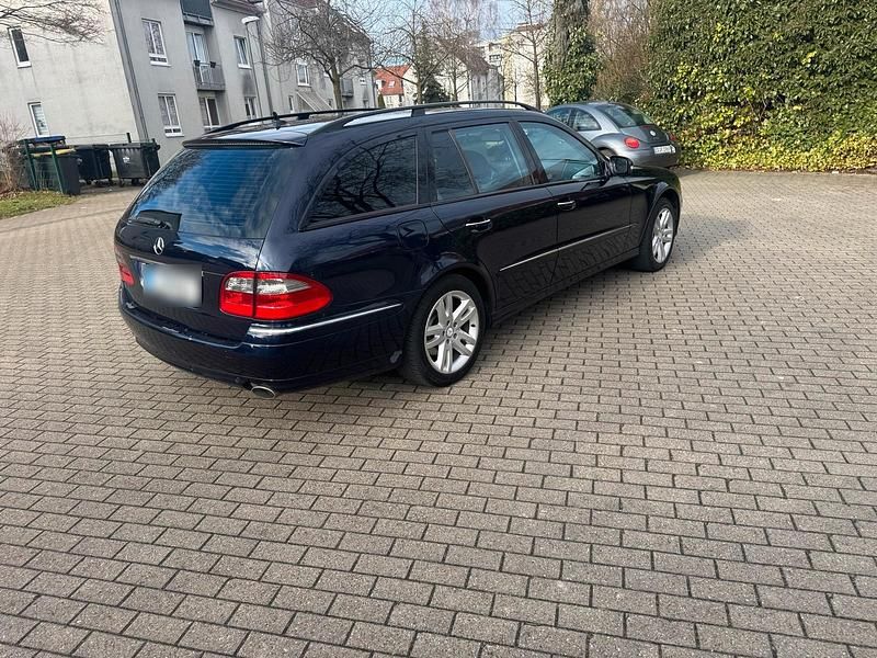 Gebraucht Mercedes E320 224 PS (164 kW) 2008 Blau Kombi