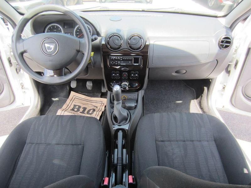 Gebraucht Dacia Duster Lauréate 105 PS (77 kW) 2010 Weiß SUV