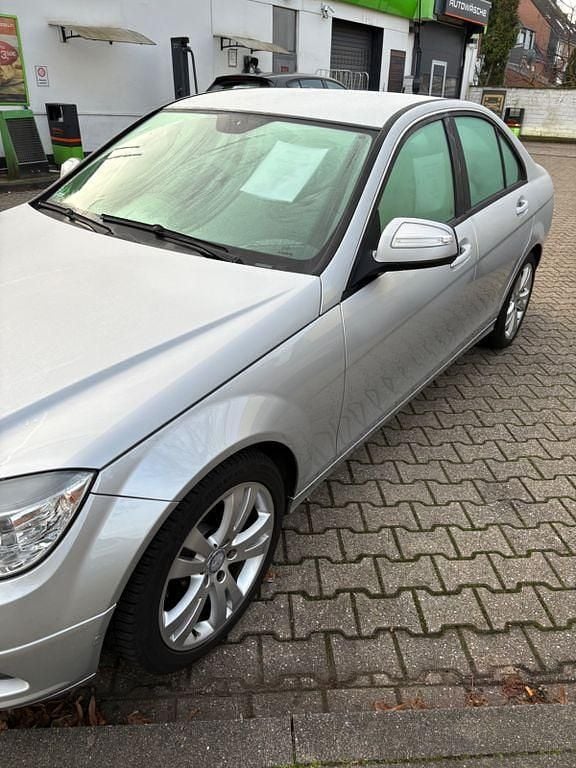 Silber Gebraucht 2007 Mercedes C180 Elegance Limousine | 8.490 € (Fairer Preis) - Bild 1/4