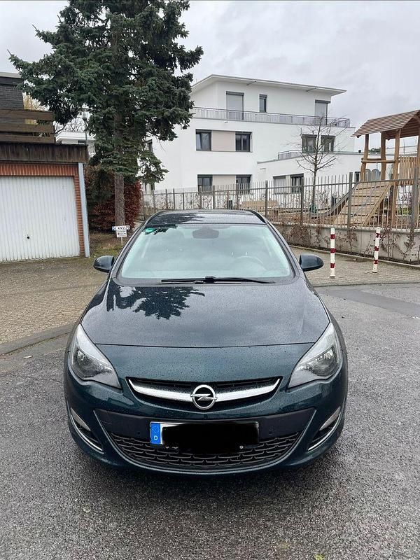 Gebraucht Opel Astra Active 140 PS (102 kW) 2013 Grün Kombi