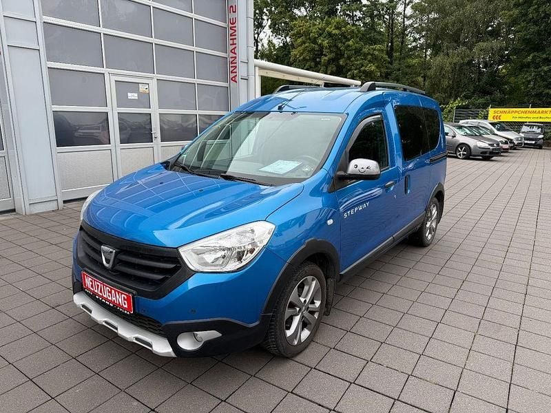 Blau Gebraucht 2016 Dacia Dokker Stepway Van | 8.950 € (Etwas zu teuer) - Bild 1/4