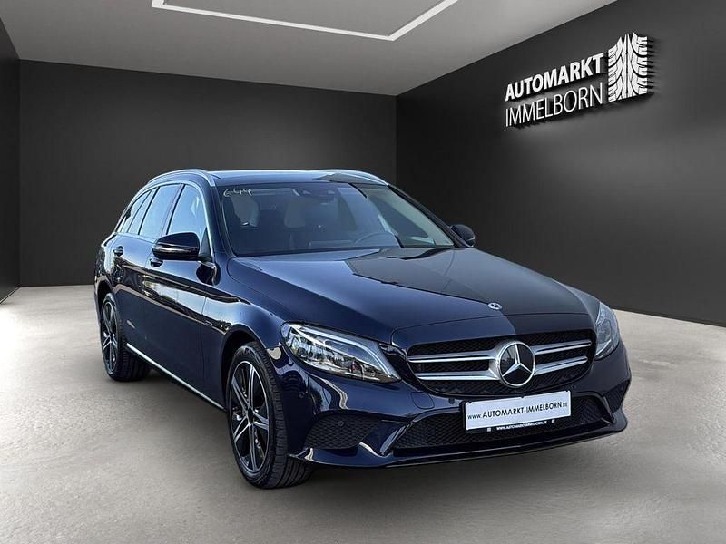 Gebraucht Mercedes C300e 306 PS (225 kW) 2020 Blau Kombi