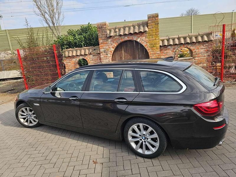 Gebraucht BMW 520 190 PS (139 kW) 2016 Braun Limousine
