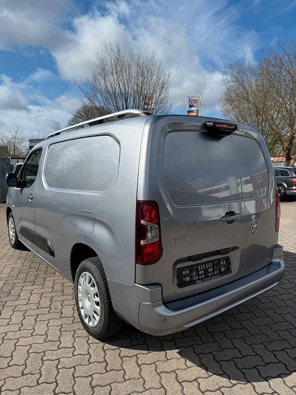 Second-hand Opel Combo Edition 131 CP (96 kW) 2020 Gri Monovolum