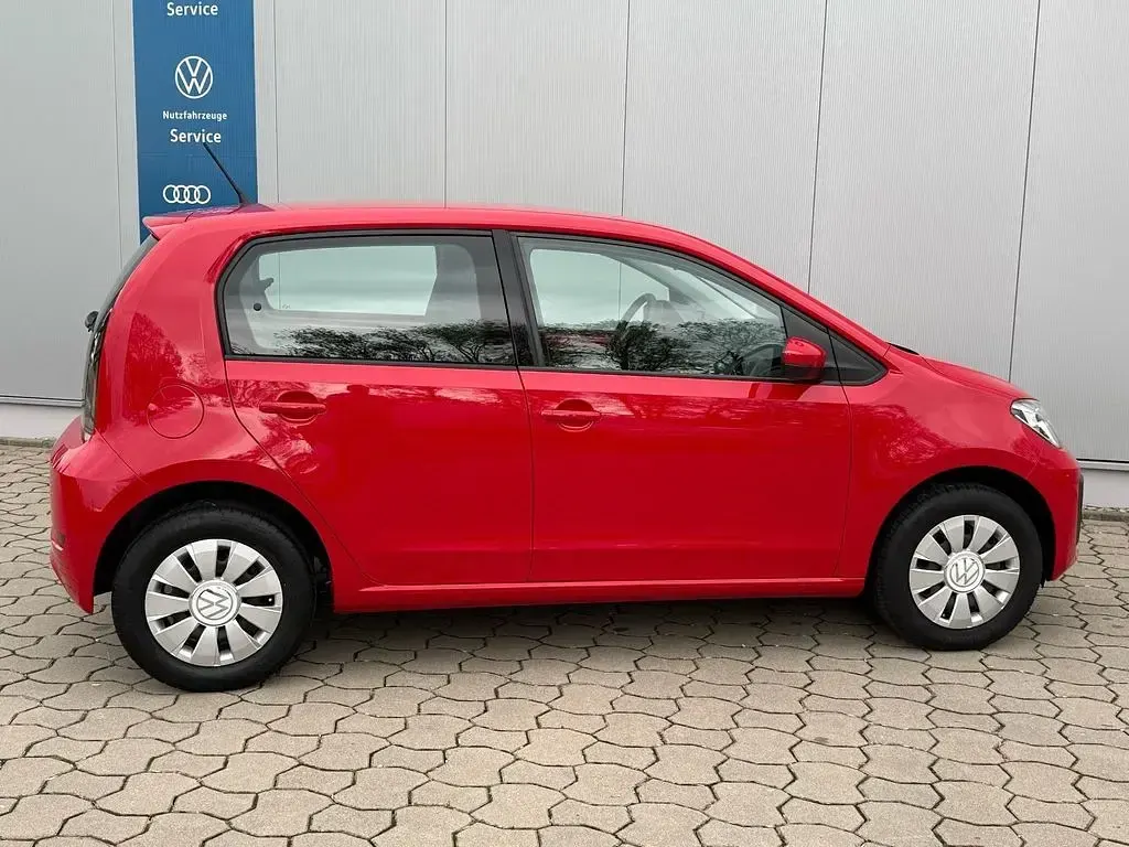 Second-hand VW up! 65 CP (47 kW) 2022 Roșu Hatchback