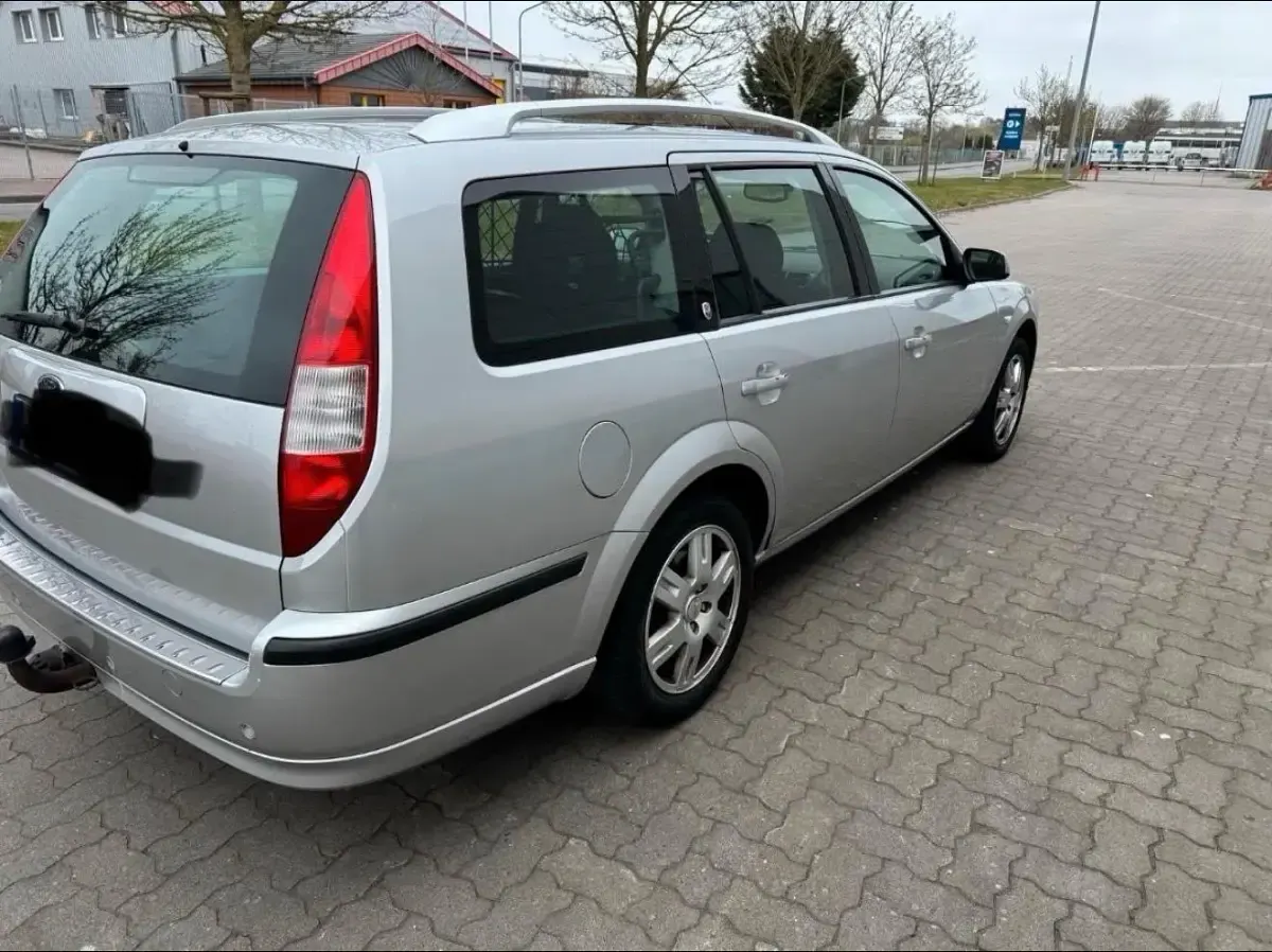 Gebraucht Ford Mondeo 125 PS (91 kW) 2007 Silber Kombi
