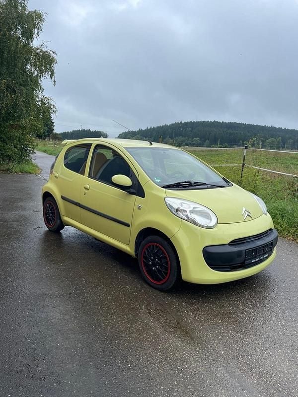 Gelb Gebraucht 2007 Citroën C1 Kleinwagen | 999 € (Guter Preis) - Bild 1/4