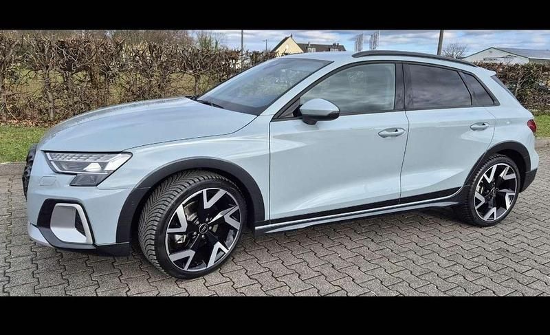 Gebraucht Audi A3 Sport 150 PS (110 kW) 2025 Grau Kleinwagen