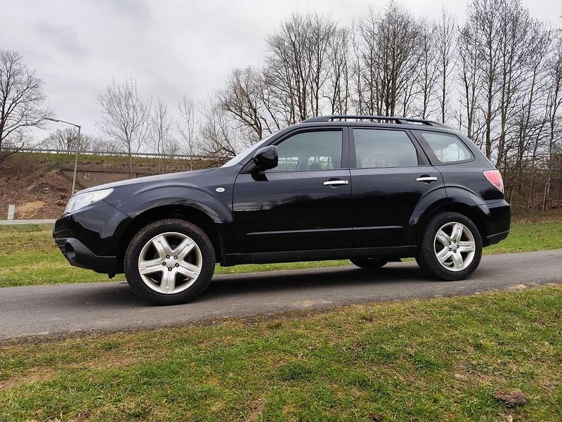 Gebraucht Subaru Forester Active 150 PS (110 kW) 2010 Schwarz SUV