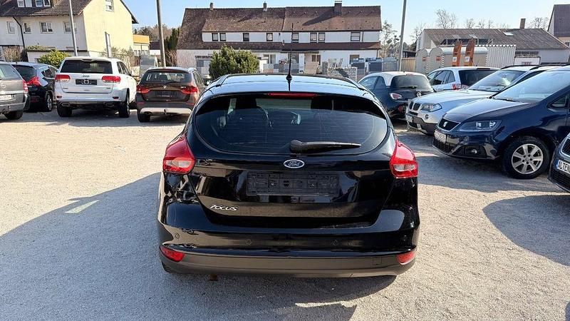 Gebraucht Ford Focus Business Edition 120 PS (88 kW) 2015 Schwarz Limousine