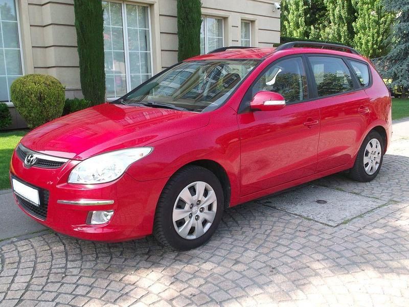 Gebraucht Hyundai i30 126 PS (92 kW) 2009 Rot Kombi