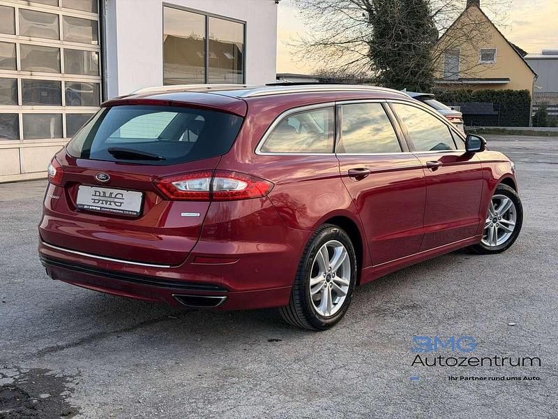 Gebraucht Ford Mondeo Titanium 239 PS (175 kW) 2017 Rubyrot (metallic) Kombi