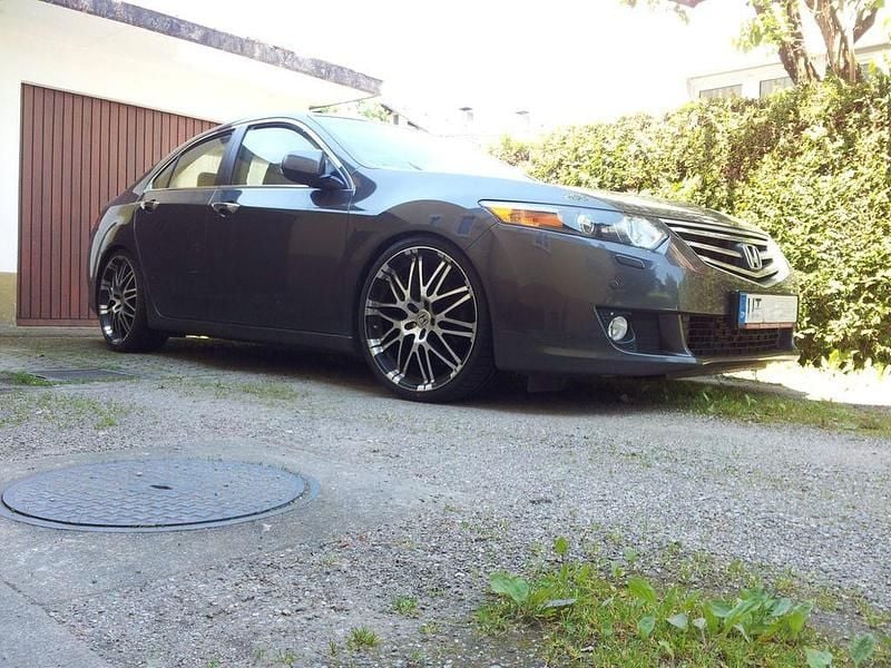 Grau Gebraucht 2008 Honda Accord Executive Limousine | 6.000 € (Fairer Preis) - Bild 1/4