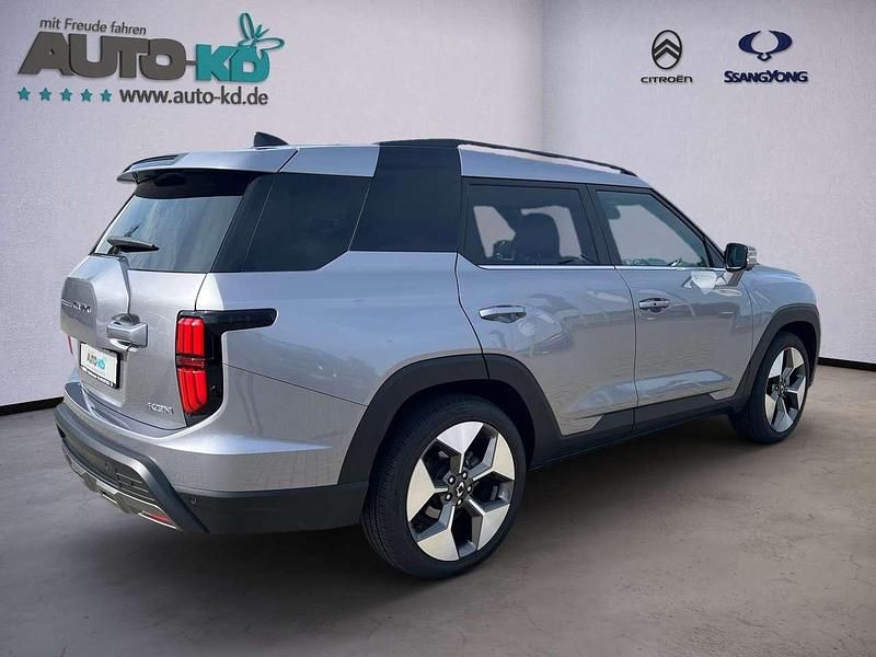 Neu KGM Torres EVX 152 kW (207 PS) 2025 Iron metal SUV
