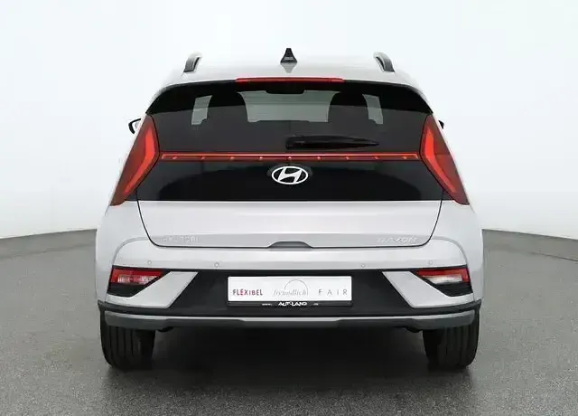 Neu Hyundai Bayon 101 PS (74 kW) 2025 Grau SUV
