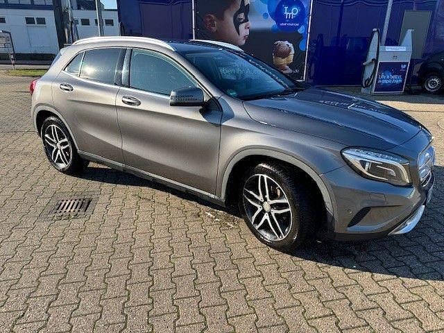 Gebraucht Mercedes GLA200 136 PS (100 kW) 2014 Grau SUV