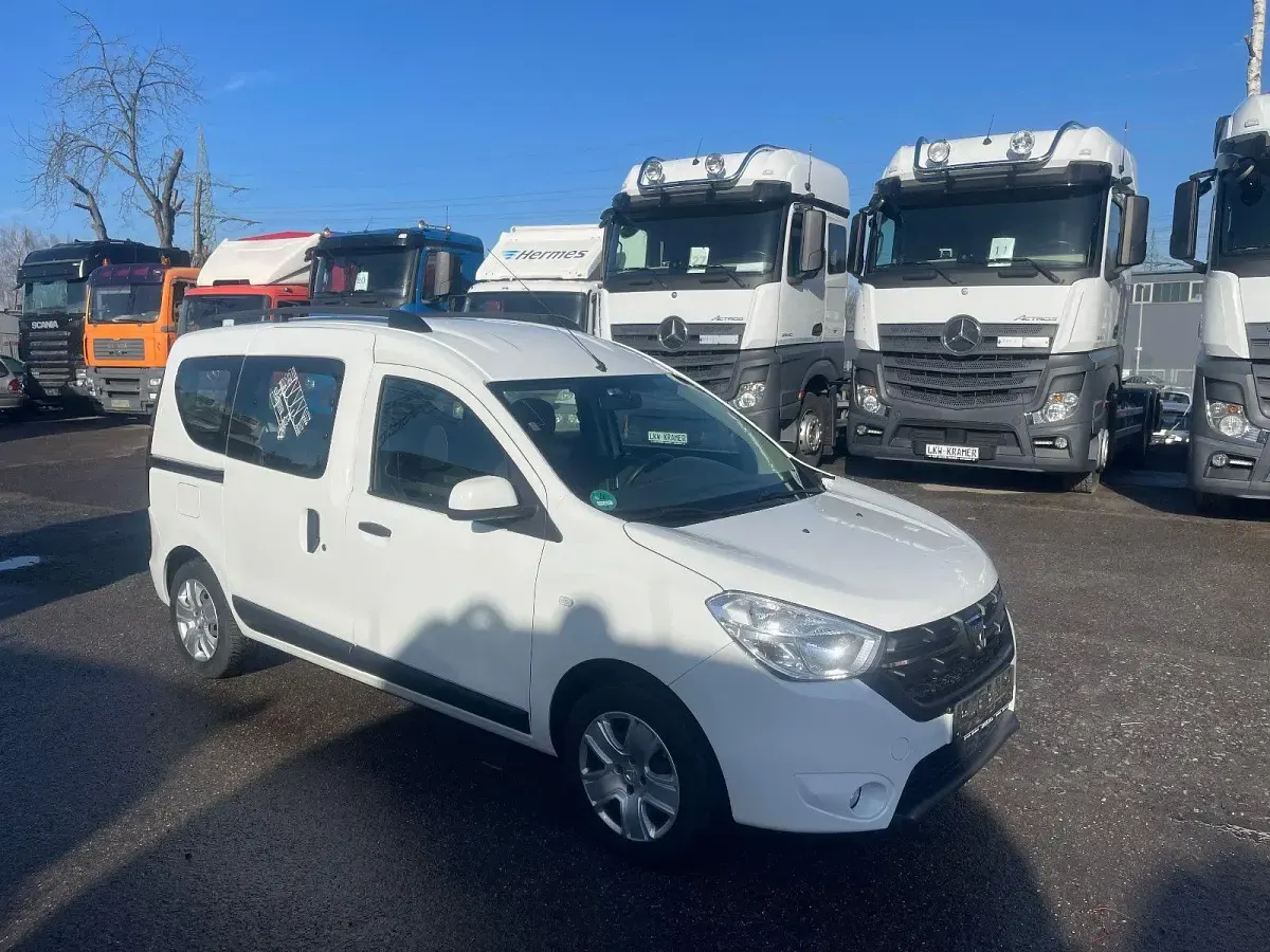 Gebraucht Dacia Dokker Comfort 102 PS (75 kW) 2019 Weiß Van / Kleinbus