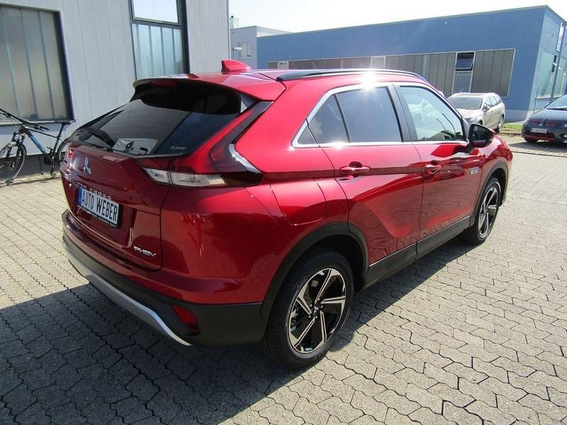 Gebraucht Mitsubishi Eclipse Cross Plus 188 PS (138 kW) 2024 Rot SUV