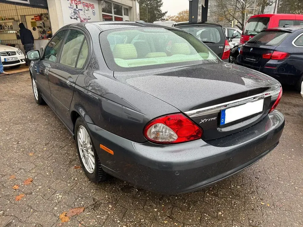 Gebraucht Jaguar X-type 145 PS (106 kW) 2009 Grau Limousine