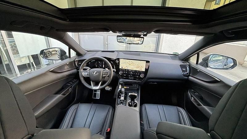 Gebraucht Lexus NX350h E-FOUR 243 PS (178 kW) 2025 Grau SUV