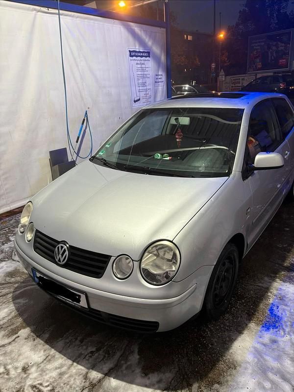 Silber Gebraucht 2002 VW Polo Kleinwagen | 450 € (Superpreis) - Bild 1/4