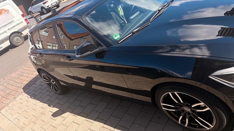 Gebraucht BMW 116 136 PS (100 kW) 2011 Schwarz Kleinwagen