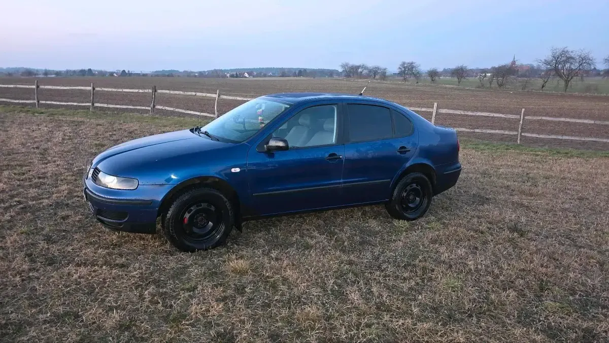 Gebraucht Seat Toledo 105 PS (77 kW) 2002 Blau Limousine