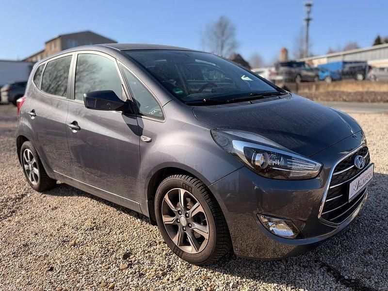 Gebraucht Hyundai ix20 125 PS (91 kW) 2015 Micron grey Kleinwagen
