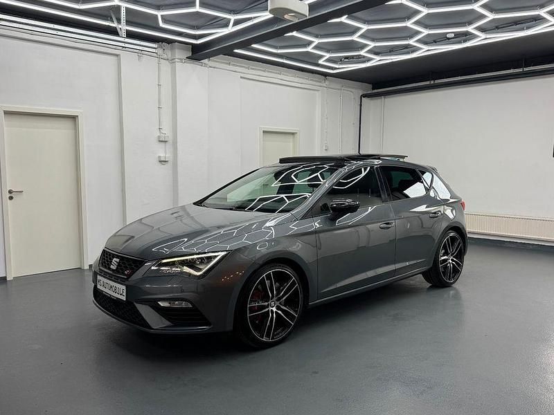 D grau/monsungrau/pirineos gre Gebraucht 2017 Cupra Leon Limousine | 19.990 € (Fairer Preis) - Bild 1/4