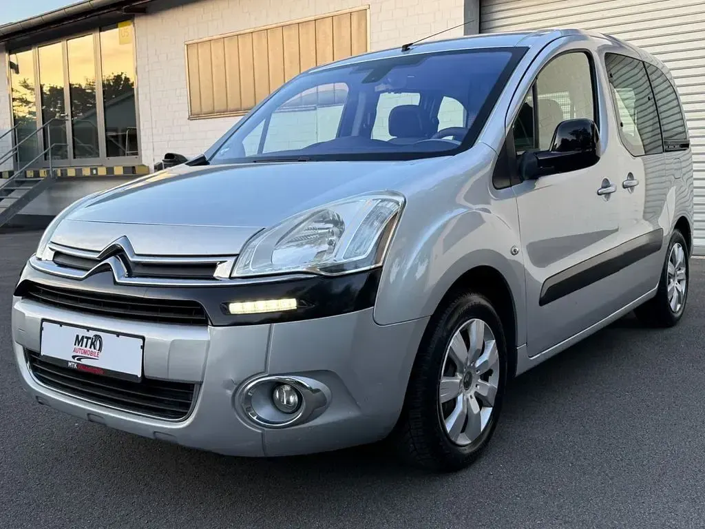 Gebraucht Citroën Berlingo Attraction 98 PS (72 kW) 2013 Silber Van / Kleinbus