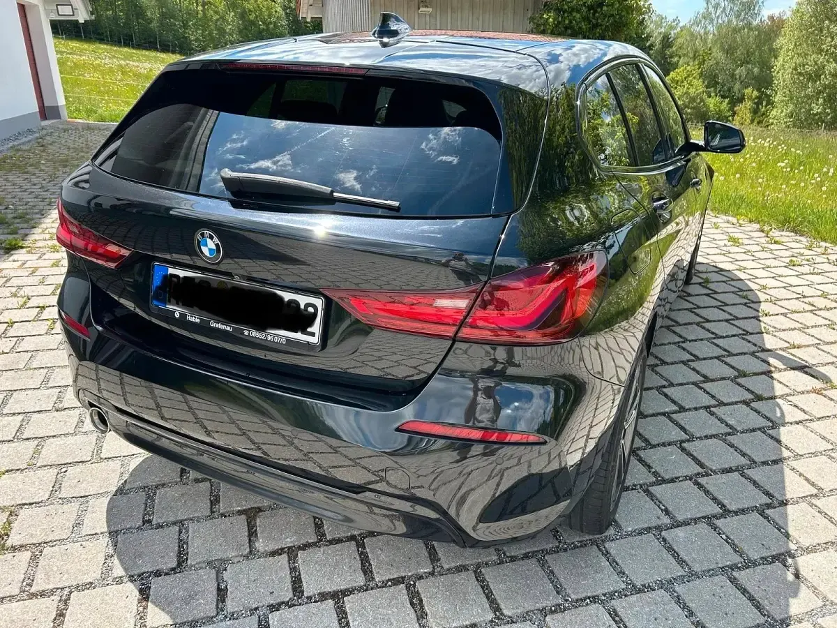Gebraucht BMW 118 Advantage 140 PS (102 kW) 2020 Schwarz Kleinwagen
