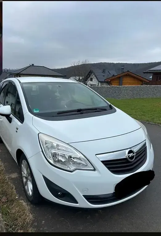 Second-hand Opel Meriva 101 CP (74 kW) 2012 Alb Monovolum