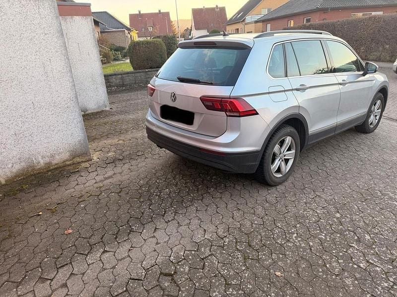 Gebraucht VW Tiguan 150 PS (110 kW) 2020 Silber SUV