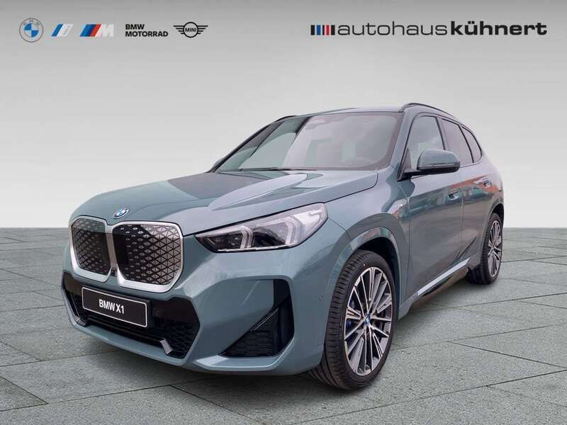 Cape york grün metallic Gebraucht 2024 BMW iX1 M Sport SUV | 52.490 € (Teuer) - Bild 1/4