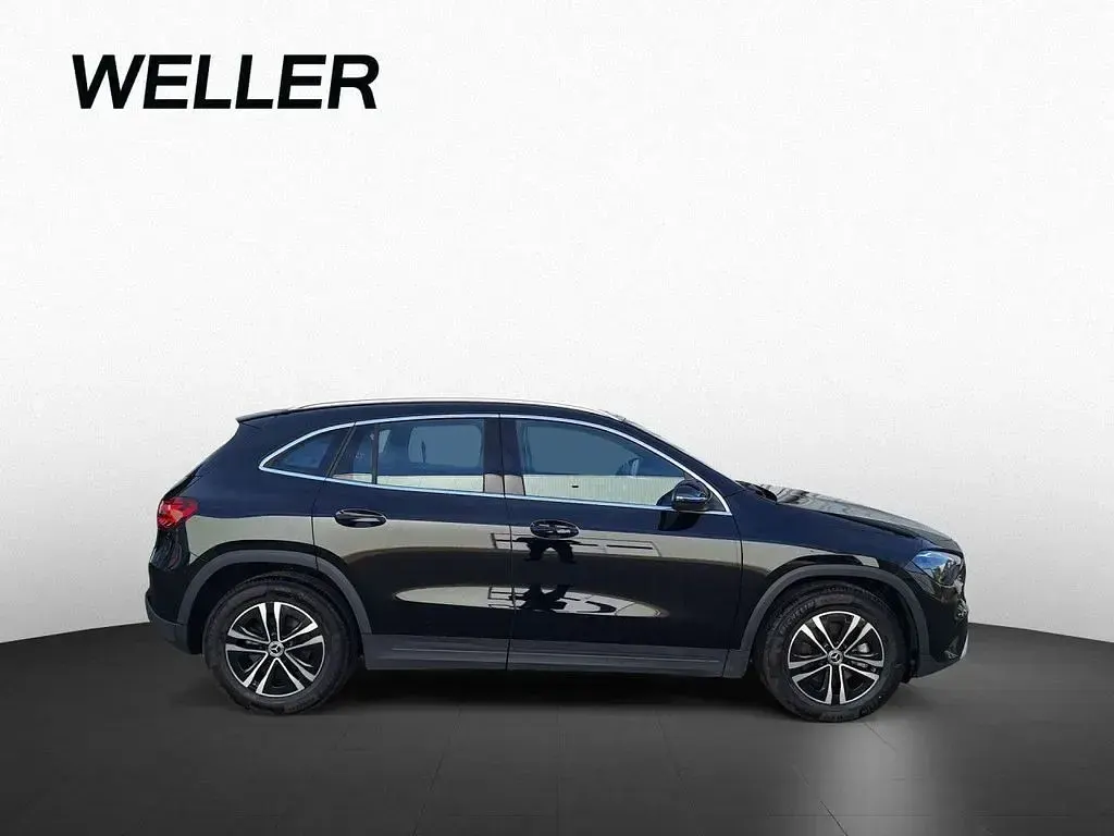 Gebraucht Mercedes GLA200 150 PS (110 kW) 2025 Schwarz SUV