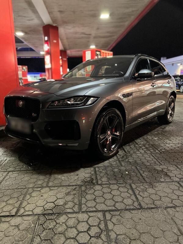 Grau Gebraucht 2019 Jaguar F-Pace R-Sport SUV | 31.500 € (Guter Preis) - Bild 1/4