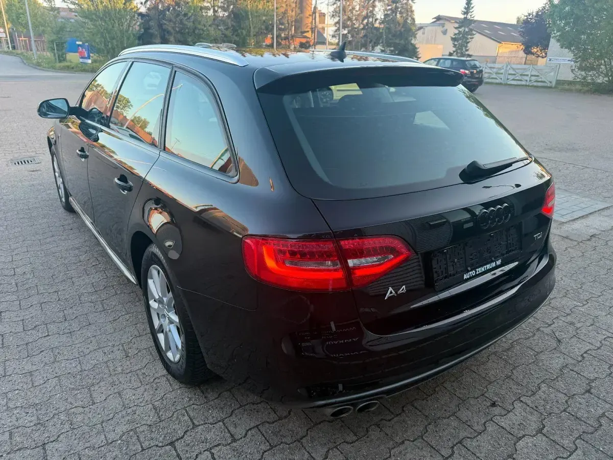 Gebraucht Audi A4 Attraction 150 PS (110 kW) 2015 Schwarz Kombi