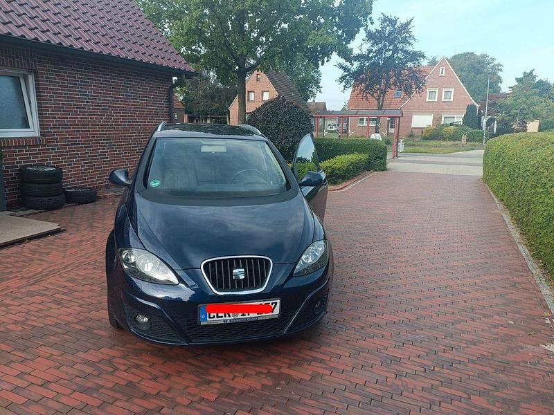 Blau Gebraucht 2011 Seat Altea XL Van / Kleinbus | 3.799 € (Guter Preis) - Bild 1/4