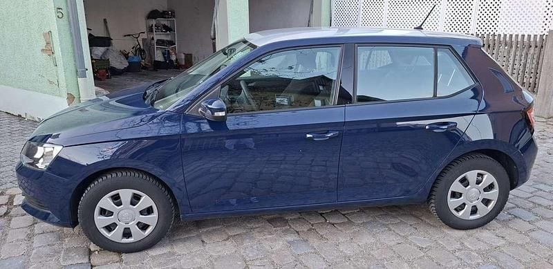 Gebraucht Skoda Fabia 60 PS (44 kW) 2017 Blau Limousine