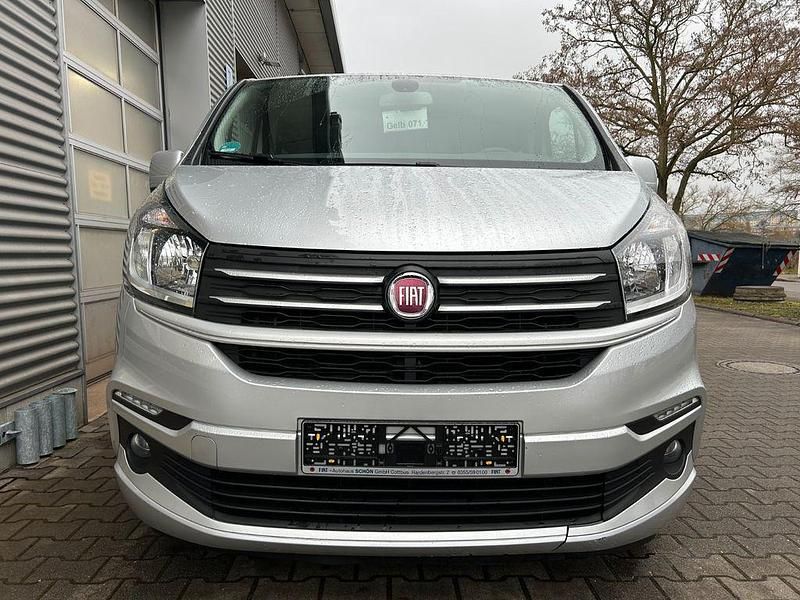 Gebraucht Fiat Talento Family 145 PS (106 kW) 2019 Silber Van / Kleinbus