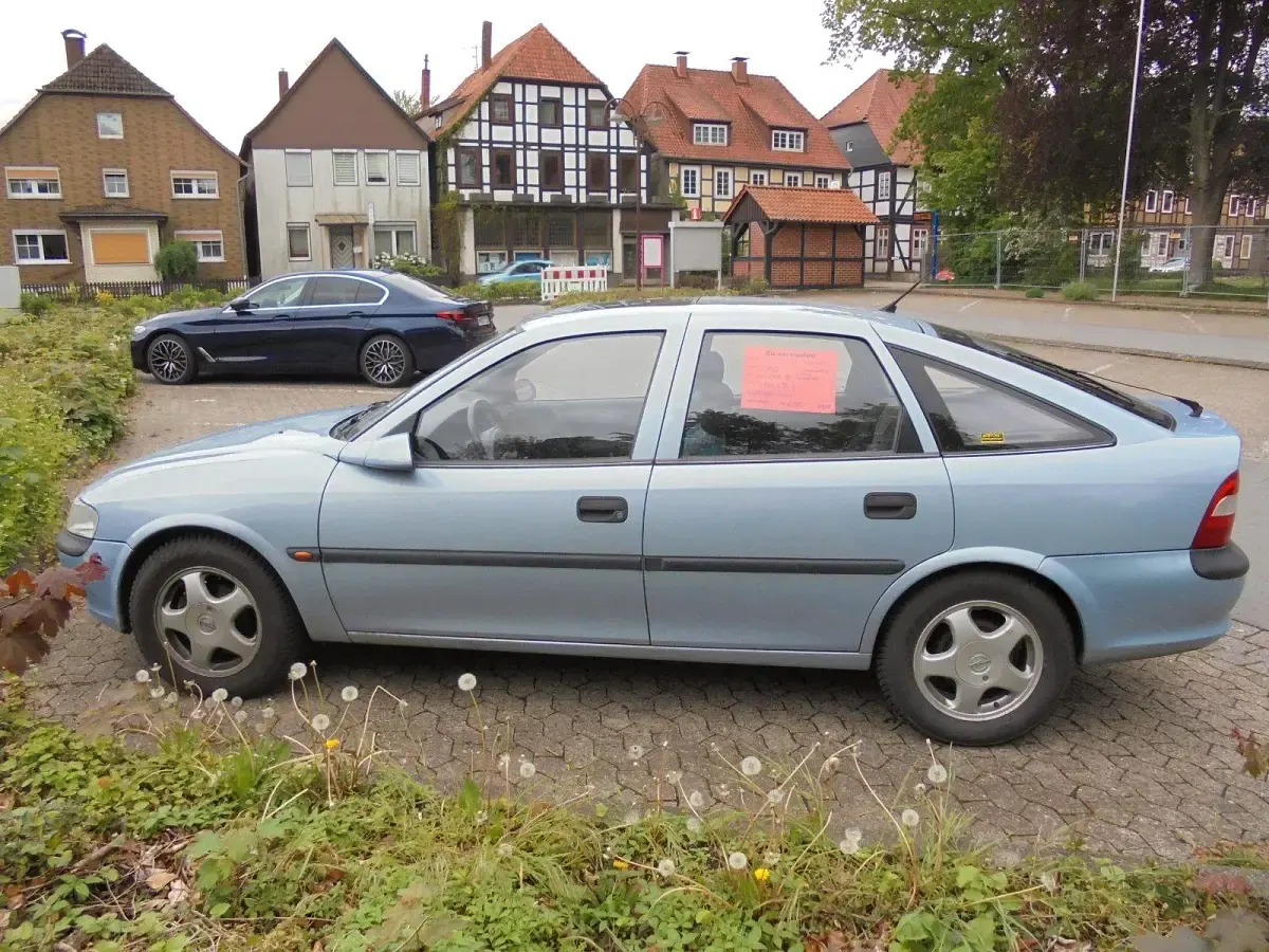 Gebraucht Opel Vectra 70 PS (51 kW) 1997 Blau Limousine