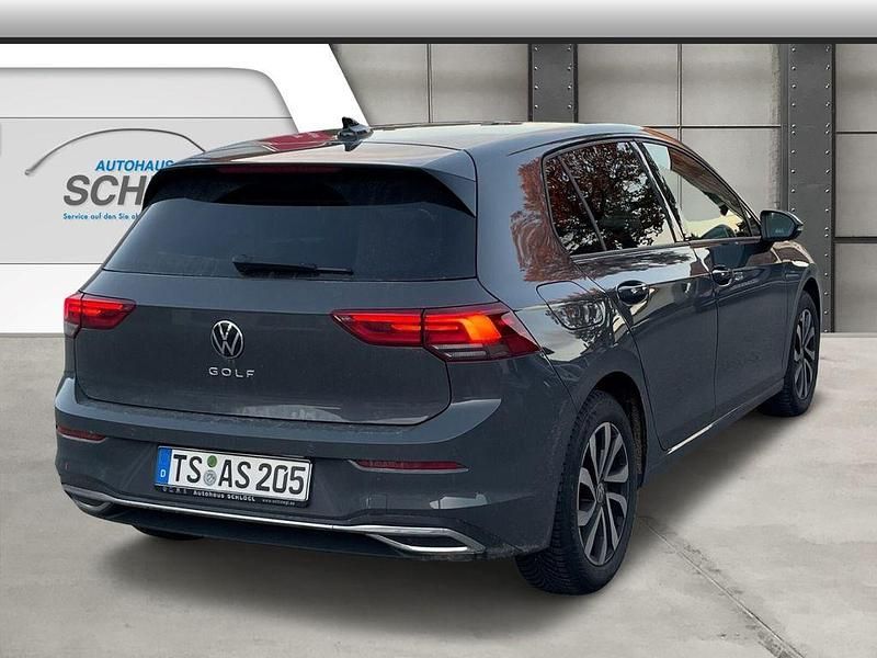 Gebraucht VW Golf VIII Active 150 PS (110 kW) 2021 Grau Kleinwagen